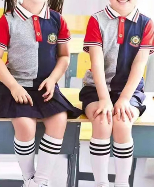 校服
